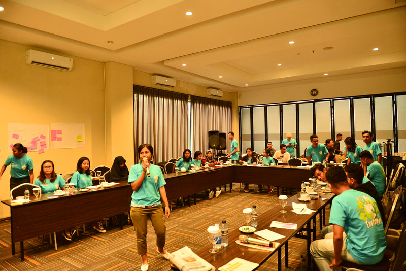 The team then continue to do the rest of the workshop in Neo Hotel Kupang, to learn the rest of the materials for 8-meeting school campaign activity.