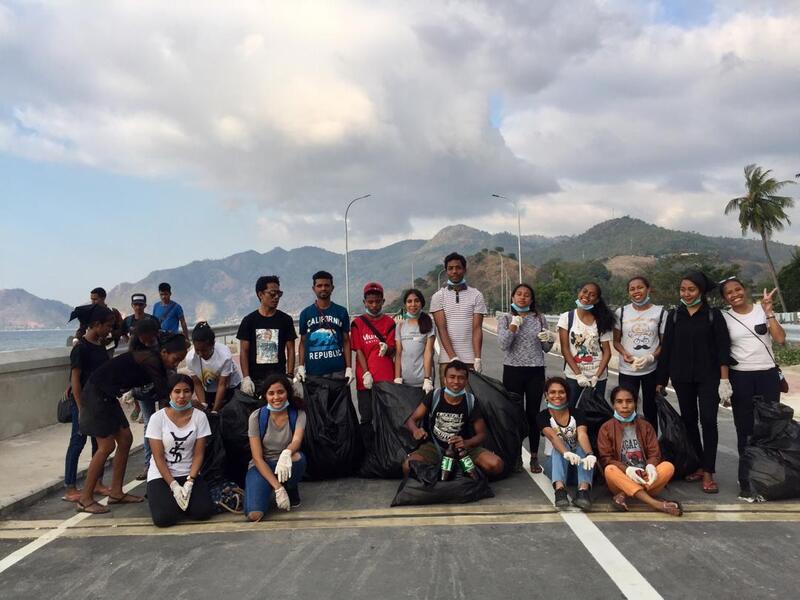 Timor Eco Warriors YSEALI Kupang Dili Waste hygiene Beach clean up